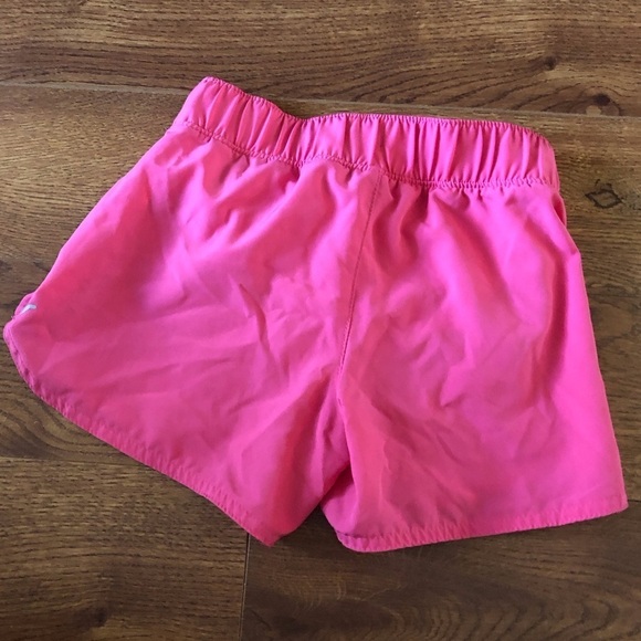 Old Navy active Go-dry cool pink shorts size S (6-7) - Picture 2 of 4